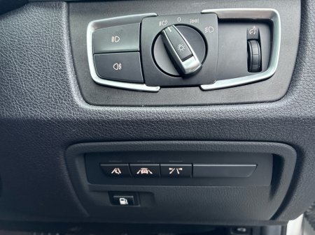 2016 BMW 3 Series - thumbnail 14