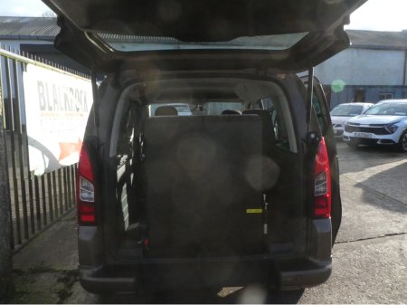 2012 Peugeot Partner TEPEE 1.6 HDI S 92BHP 5 5SEATS 5DR 92 SEATS €6,950 thumbnail