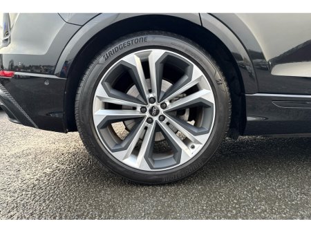2023 Audi Q8 S LINE BLK 50 TDI MHEV QUATTRO EDITION BLACK €91,800 thumbnail