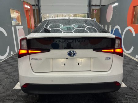 2022 Toyota Prius - thumbnail 3