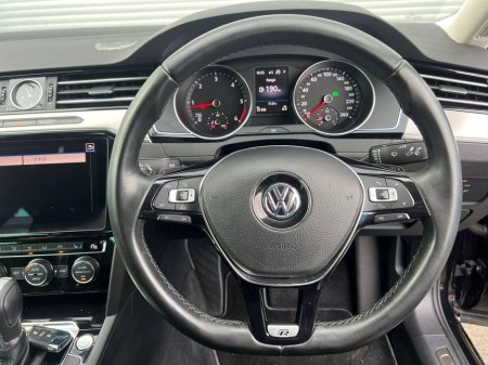 2018 Volkswagen Passat - view 4