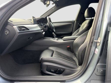 2018 BMW 5 Series - thumbnail 16