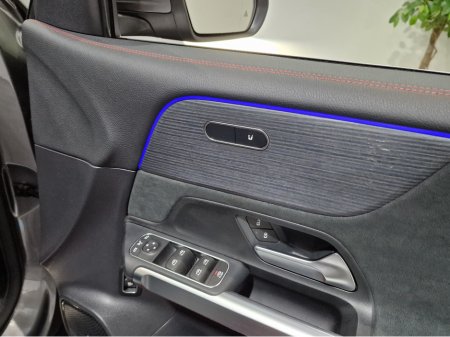 2023 Mercedes-Benz EQB 300 AMG LINE PREMIUM (PAN ROOF / 7 SEATER) 4MATIC AUTOMATIC **ONE OWNER / APPLE CARPLAY / BLIND SPOT ASSIST / ELECTRIC SUNROOF / ELECTRIC BOOTLID / REVERSE CAMERA / WIRELESS PHONE CHARGING** €39,900 thumbnail