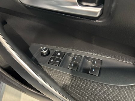 2024 Toyota Corolla LUNA SALOON 4DR AUTO €27,950 thumbnail