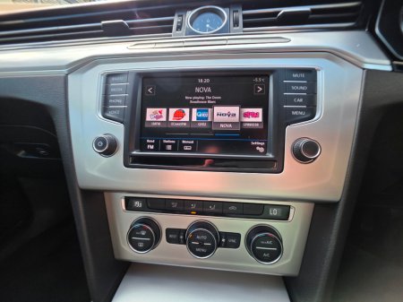 2016 Volkswagen Passat - thumbnail 13