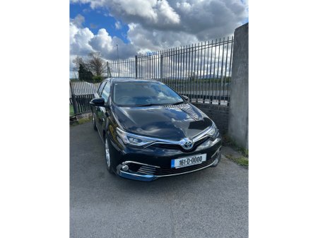 2016 Toyota Auris - view 2