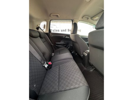 2014 Honda Fit DBA-GK3 5DR AUTO €7,800 thumbnail
