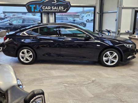 2017 Opel Insignia 1.6 (136PS) Turbo D ecoTEC SRi €10,950 thumbnail