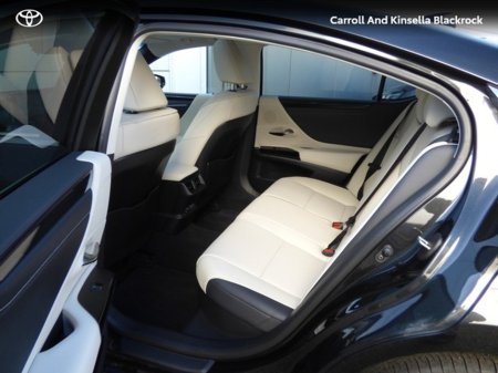 2023 Lexus ES 300 H Hybrid Dynamic €46,950 thumbnail