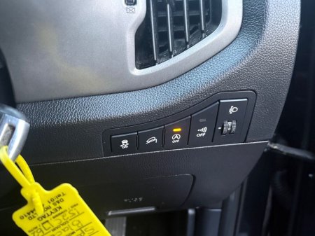 2015 Kia Sportage Platinum SE 4DR, Touch Screen Infotainment System, Sat Nav, Bluetooth, AUX Connection, Multi-Function Steering Wheel, €13,900 thumbnail