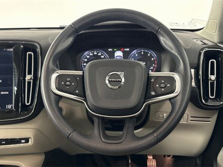 2020 Volvo XC40 - thumbnail 25