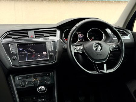 2017 Volkswagen Tiguan COMFORTLINE 2.0 TDI 115BHP 115HP MANUAL 6SPEED FWD 4 €19,950 thumbnail