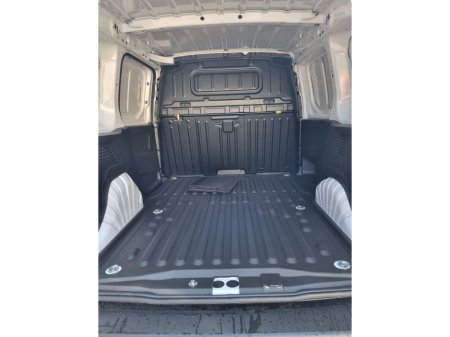 2024 Peugeot Partner  €22,950