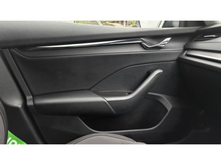 2024 Skoda Octavia AMBITION 2.0 TDI 115 BHP-GRAPHITE GREY METALLIC- FACTORY REAR SPOLIER- BLACK BADGING €29,950 thumbnail