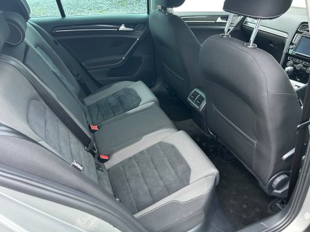 2017 Volkswagen Golf - thumbnail 23