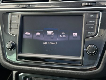 2017 Volkswagen Tiguan 2.0 TDI 115HP BMT Comfortline €17,950 thumbnail