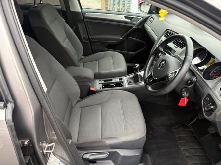 2016 Volkswagen Golf - thumbnail 10