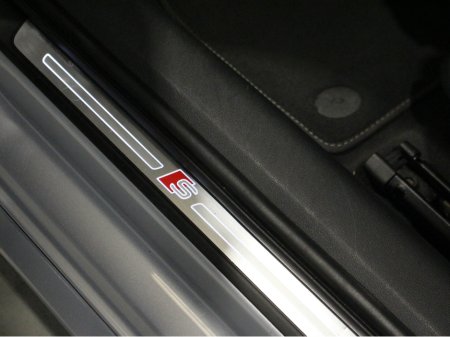 2016 Audi A4 2.0 TDI 150 S LINE 19 4DR €17,950 thumbnail