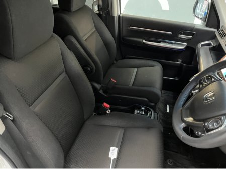 2021 Honda Stepwagon - thumbnail 12