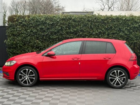 2020 Volkswagen Golf COMFORTLINE 1.2 TSI // VERY LOW MILEAGE // FULL SERVICE HISTORY // APPLE CARPLAY/ANDROID AUTO €20,900 thumbnail