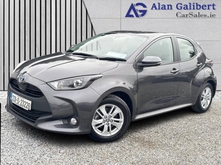 2023 Toyota Yaris 1.5 HYBRID LUNA  AUTO €18,995 thumbnail