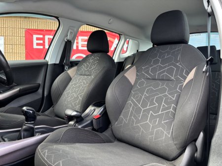 2014 Peugeot 2008 - thumbnail 10