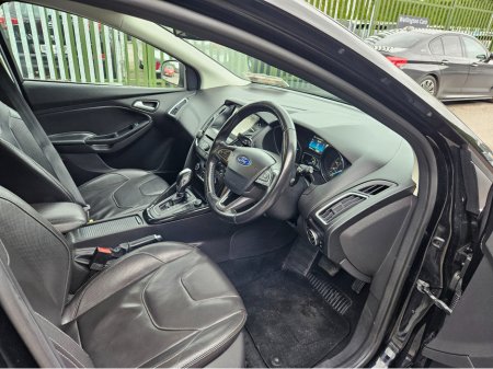 2016 Ford Focus - thumbnail 8