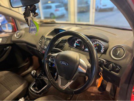 2015 Ford Fiesta - thumbnail 13