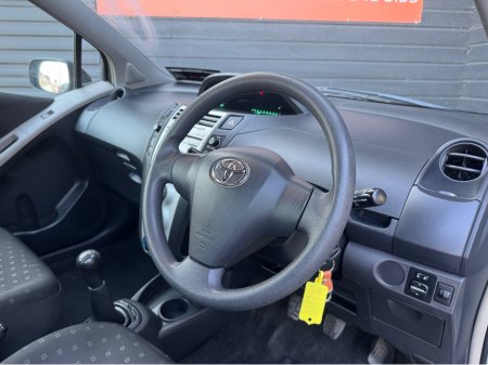 2007 Toyota Yaris - thumbnail 11