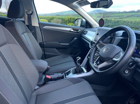 2023 Volkswagen T-Roc 2.0 TDI 116HP Life €28,950 thumbnail