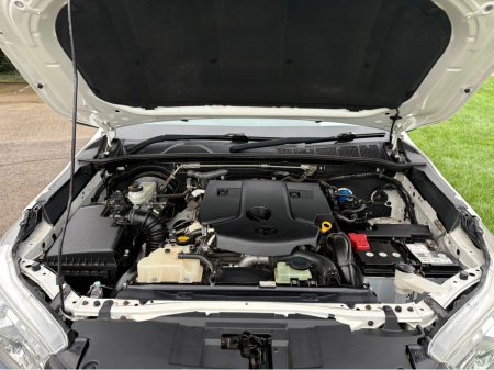 2016 Toyota Hilux - thumbnail 14