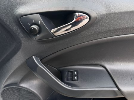 2015 SEAT Ibiza 5DR 1.2 70HP SPORT 4DR €8,950 thumbnail