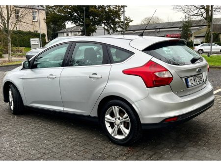 2012 Ford Focus - thumbnail 8