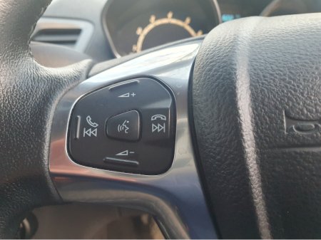 2016 Ford Fiesta ZETEC 1.0 65PS, 61,000KM !!! , Full Service History €9,995 thumbnail