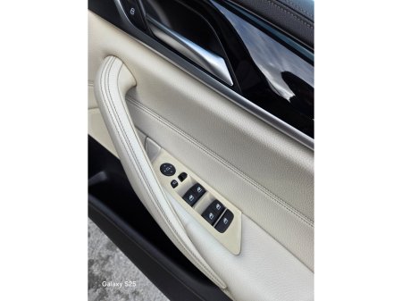 2021 BMW 5 Series - thumbnail 10