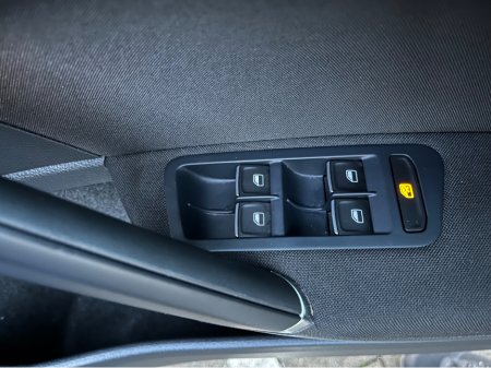 2014 Volkswagen Golf 1.4 AUTOMATIC PETROL FOUR-DOOR €11,950 thumbnail