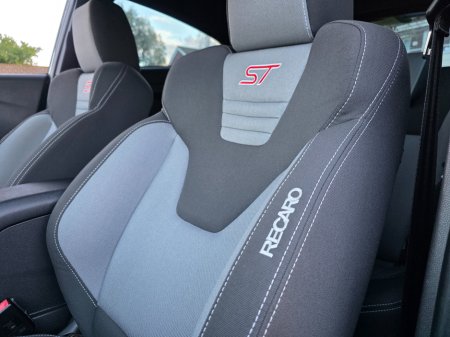 2014 Ford Fiesta - thumbnail 22