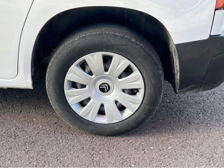 2021 Citroen Berlingo LX 1.5 BLUEHDI 75 S&S 650KG M €10,900 thumbnail