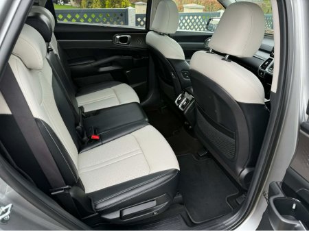 2023 Kia Sorento - thumbnail 10