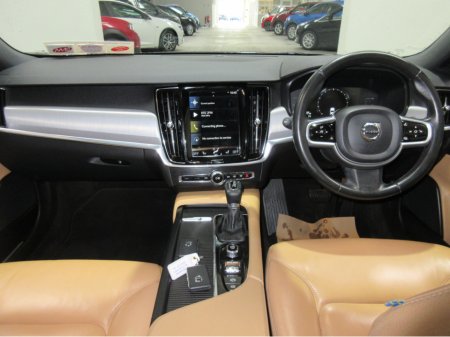 2018 Volvo S90 2.0 D4 MOMENTUM 190BHP AUTO €18,895 thumbnail