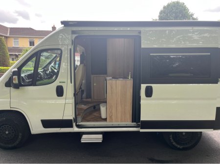 2019 Peugeot Boxer 2.3HDIi COMPACT 2 BERTH HI-SPEC CAMPER REAR U-LOUNGE, SOLAR PANEL ,AWNING ,THETFORD CASSETTE LOO,TRUMA HEATING  ALL TERRAIN ALLOYS,  CERAMIC COATED BODYWORK, TIMING BELT REPLACED ,CVRT  DECEMBER 2026. €47,995