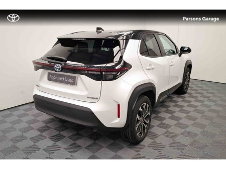 2024 Toyota Yaris Cross YARIS CROSS LUNA SPORT €30,995 thumbnail