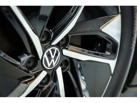 2023 Volkswagen ID.4 - thumbnail 10