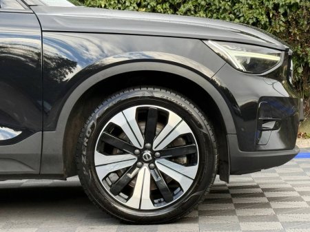 2022 Volvo XC40 - thumbnail 11