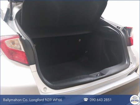 2019 Toyota C-HR 1.8 HYBRID LUNA €19,450 thumbnail