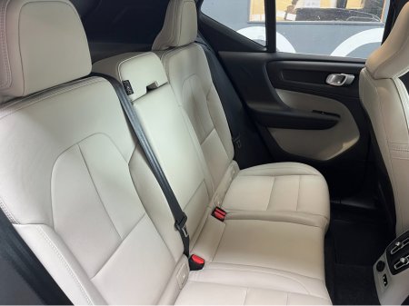 2020 Volvo XC40 - thumbnail 15
