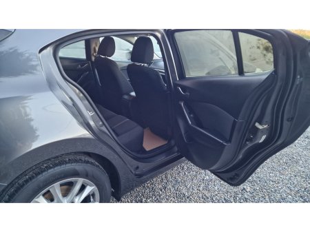 2017 Mazda Mazda3 - thumbnail 6