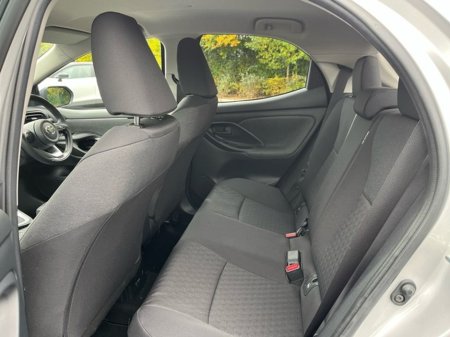 2021 Toyota Yaris YARIS HYB L/SPORT MONO €22,950 thumbnail