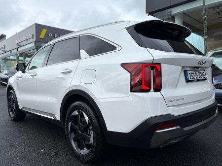 2025 Kia Sorento Plug in hybrid ( 7 Seats ) €59,995 thumbnail