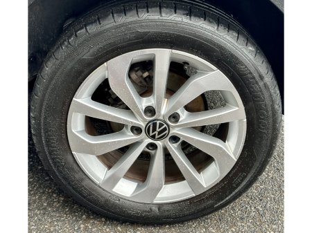 2023 Volkswagen T-Roc ++JUST 6K KML++ STYLE 1.5 TSI D7F 150HP €34,950 thumbnail